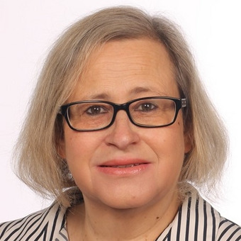 Portraitaufnahme von Carmen Annou-Adelmann, Hoteldirektorin des Best Western Hotel Kaiserslautern